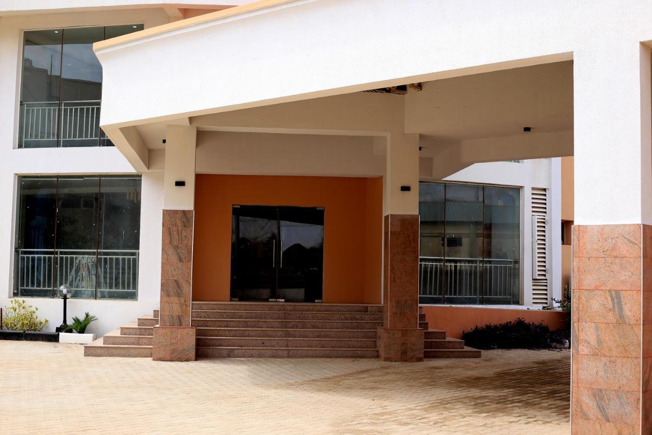 Guest Pride Hotel Кано Экстерьер фото