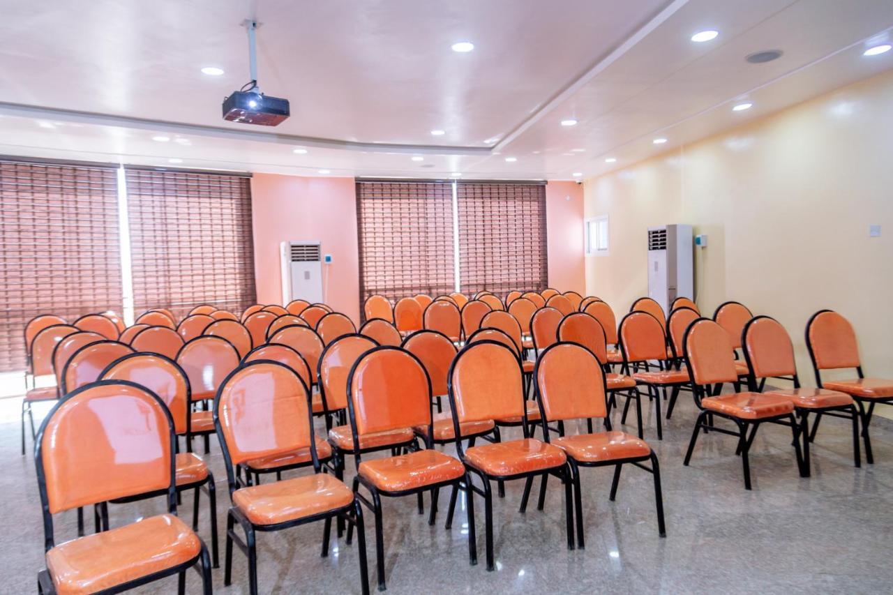 Guest Pride Hotel Кано Экстерьер фото