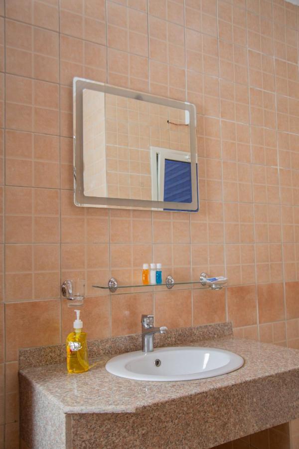 Guest Pride Hotel Кано Экстерьер фото
