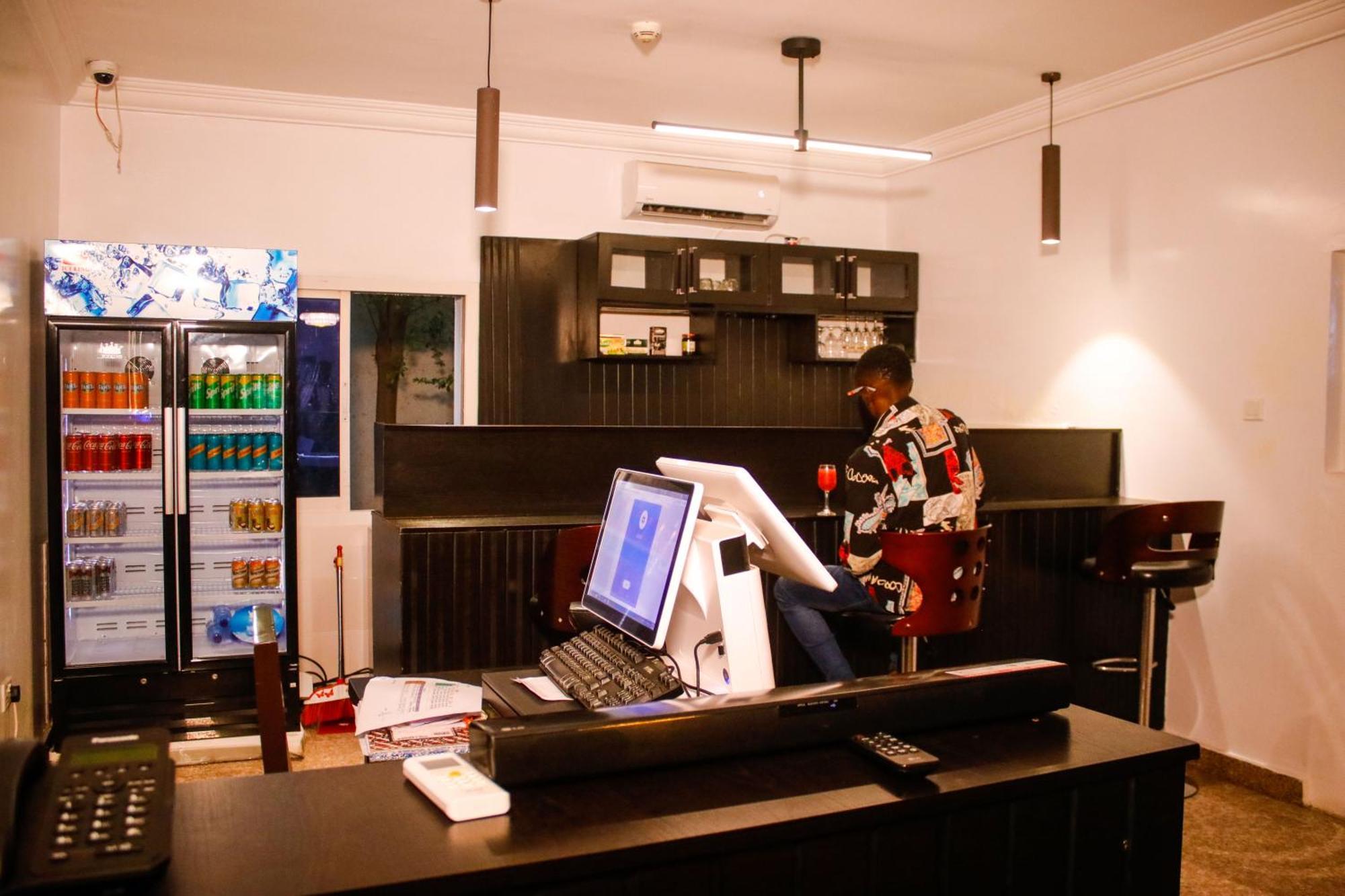 Guest Pride Hotel Кано Экстерьер фото