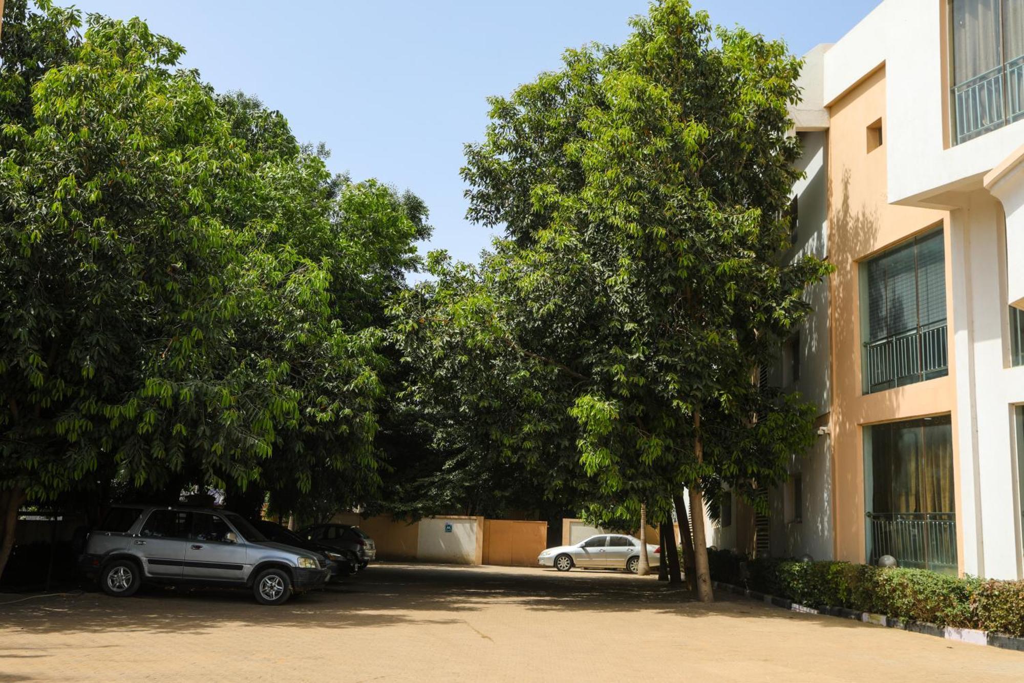 Guest Pride Hotel Кано Экстерьер фото